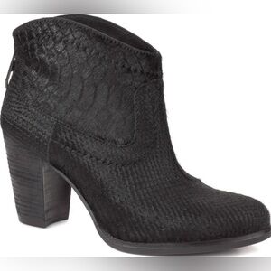 UGG Charlotte Snake Heeled Women's Ankle Boot - in black calf har size 9